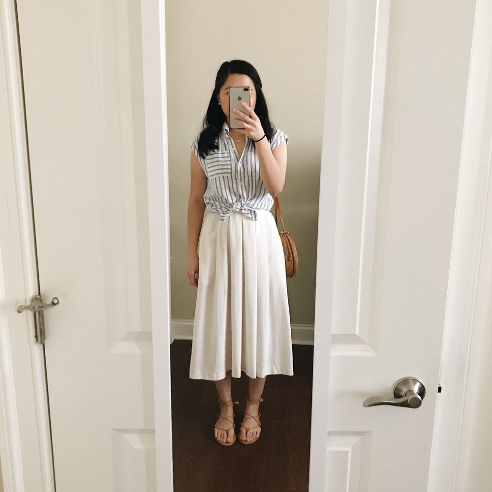 Vintage white pleated midi skirt